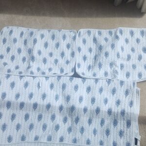 Blue Leaf Pattern Bedding Set